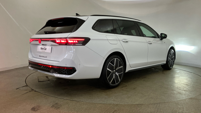 Volkswagen Passat 1.5 eTSI R-Line 5dr DSG Petrol Estate